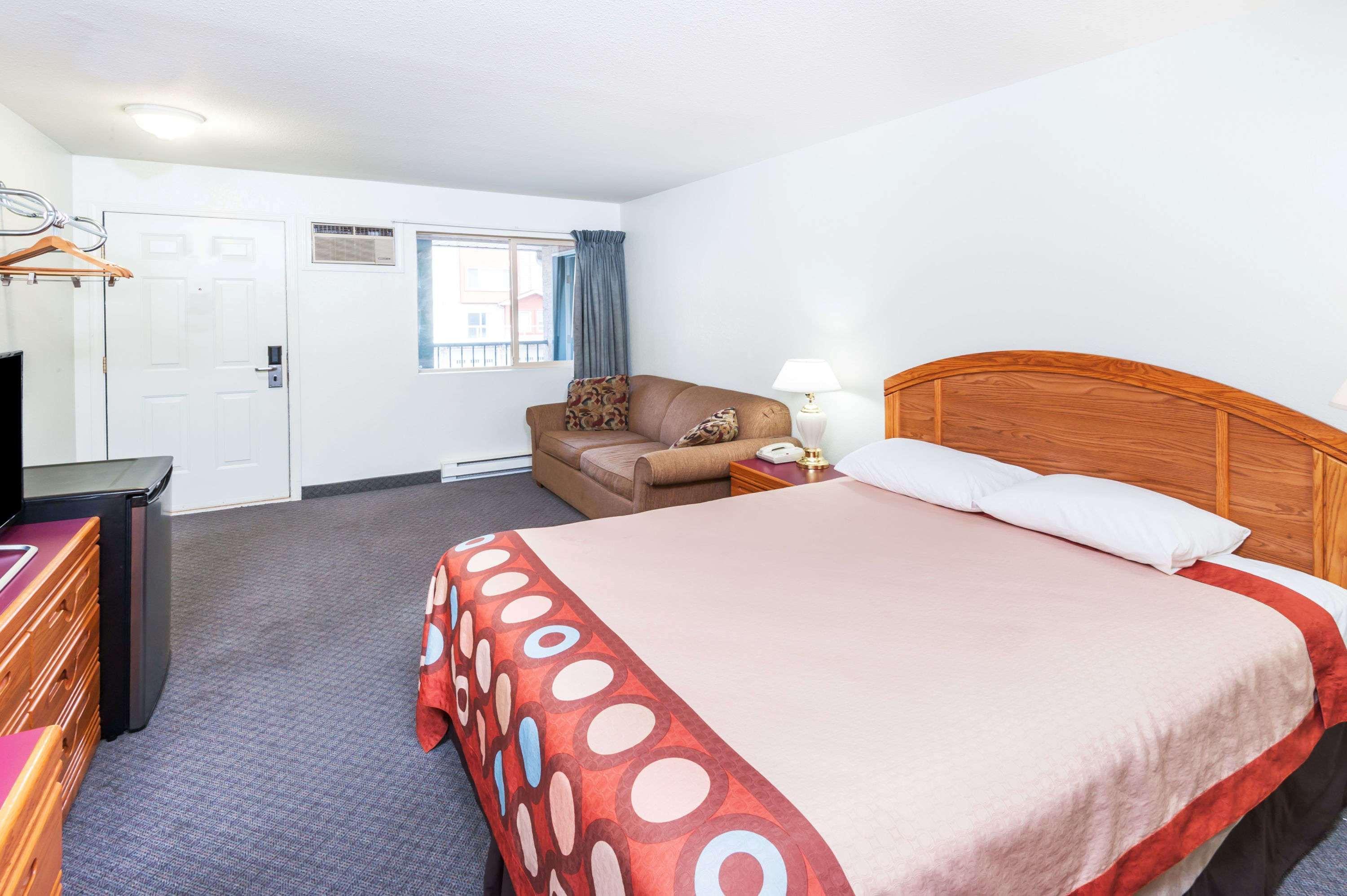 Hotel Super 8 By Wyndham Sicamous Exterior foto