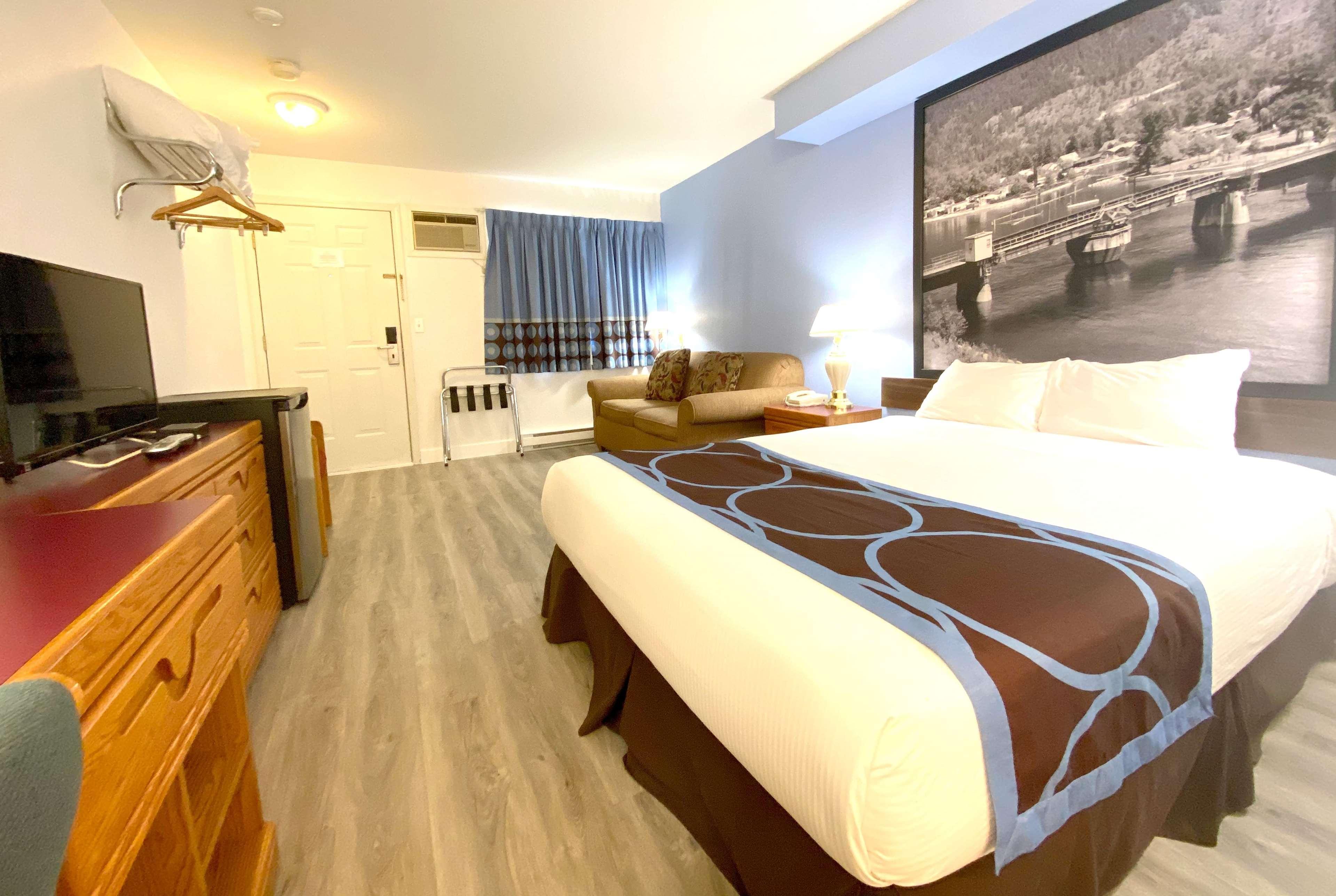 Hotel Super 8 By Wyndham Sicamous Exterior foto