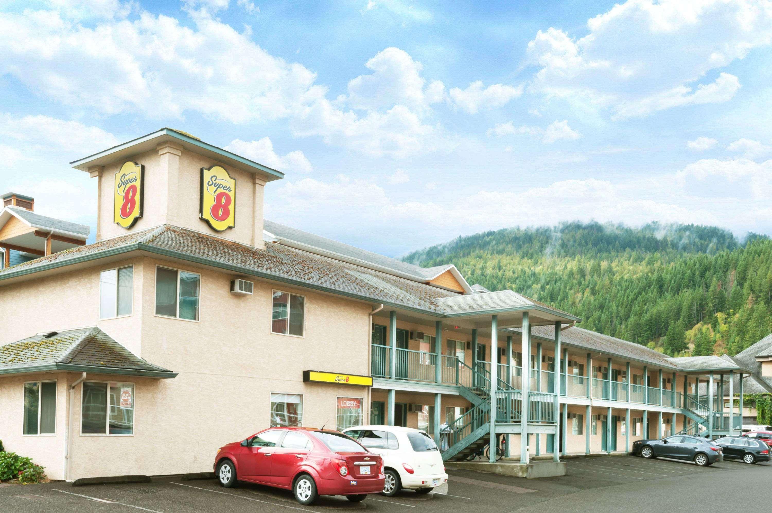 Hotel Super 8 By Wyndham Sicamous Exterior foto