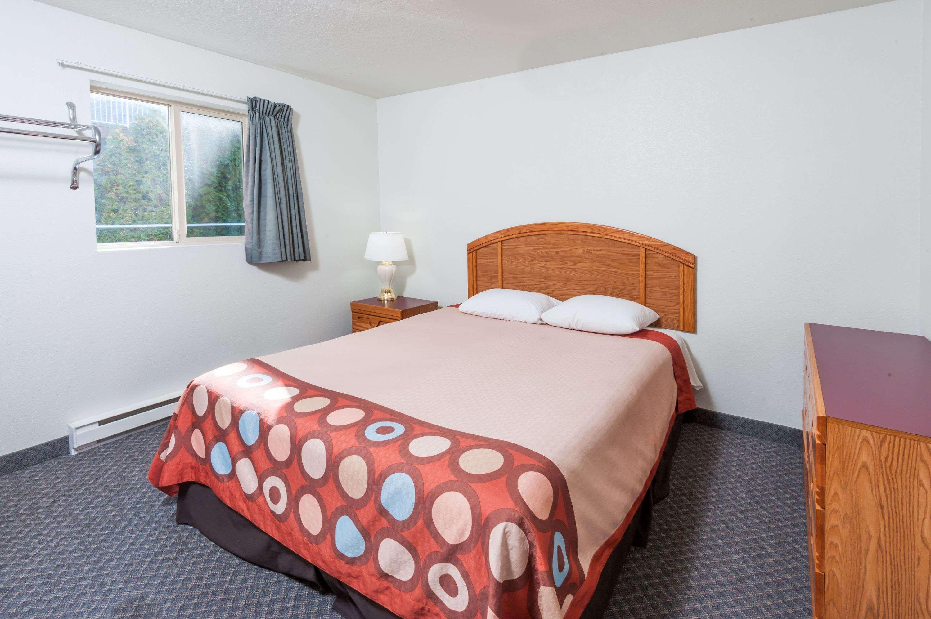 Hotel Super 8 By Wyndham Sicamous Exterior foto