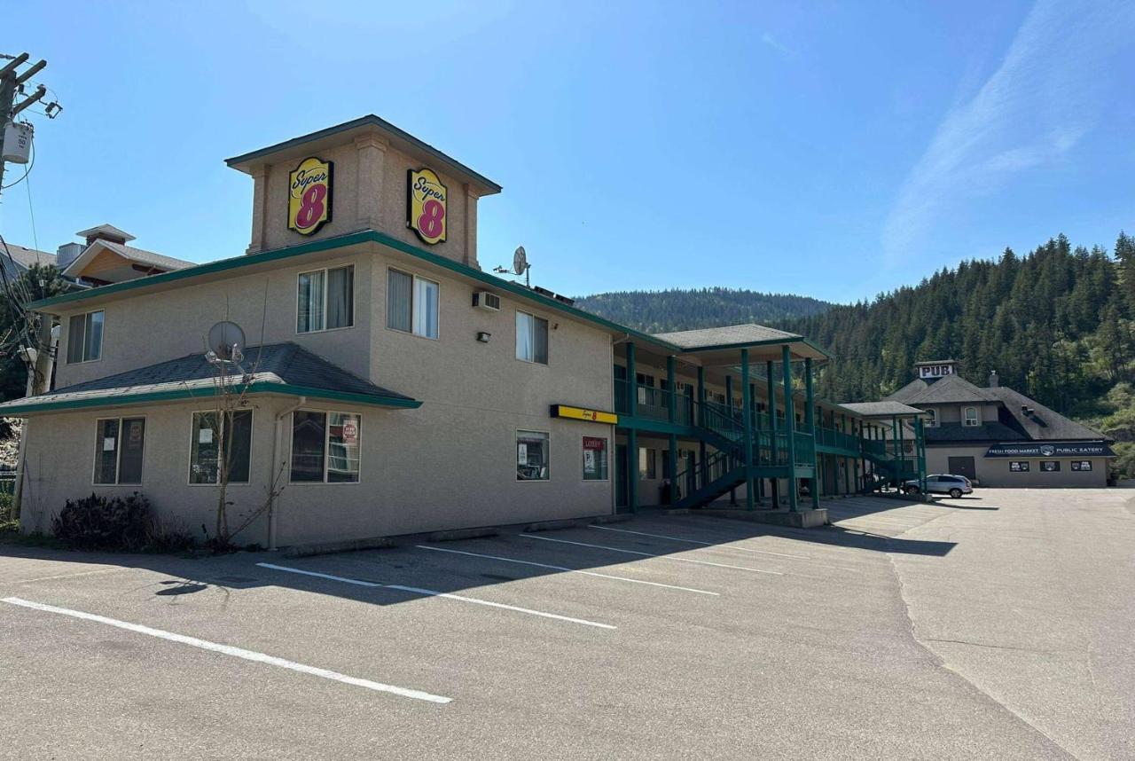 Hotel Super 8 By Wyndham Sicamous Exterior foto