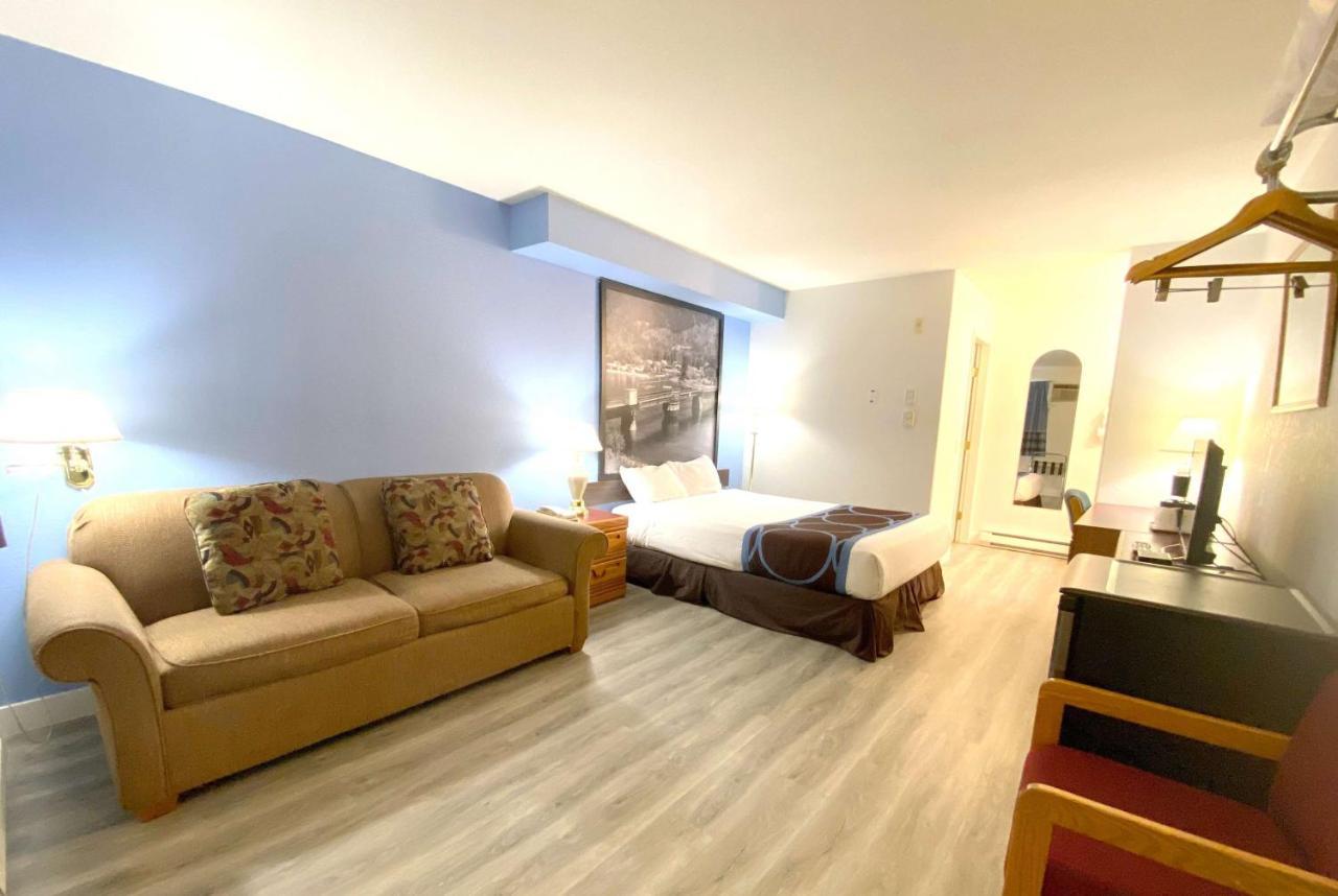 Hotel Super 8 By Wyndham Sicamous Exterior foto