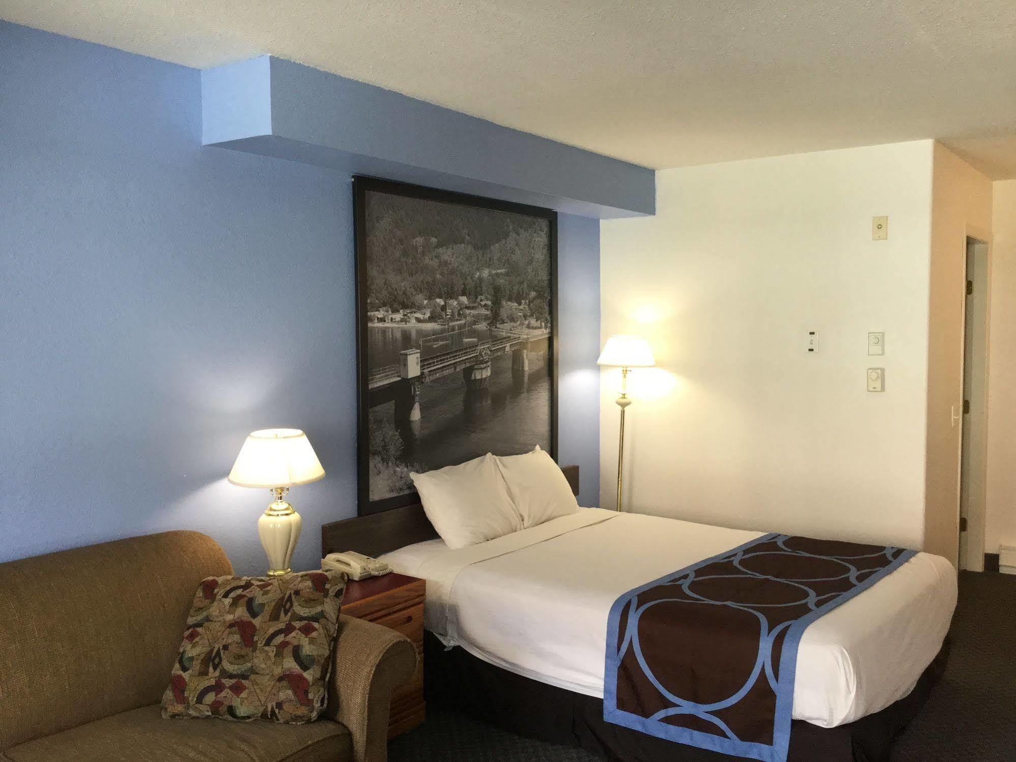 Hotel Super 8 By Wyndham Sicamous Exterior foto